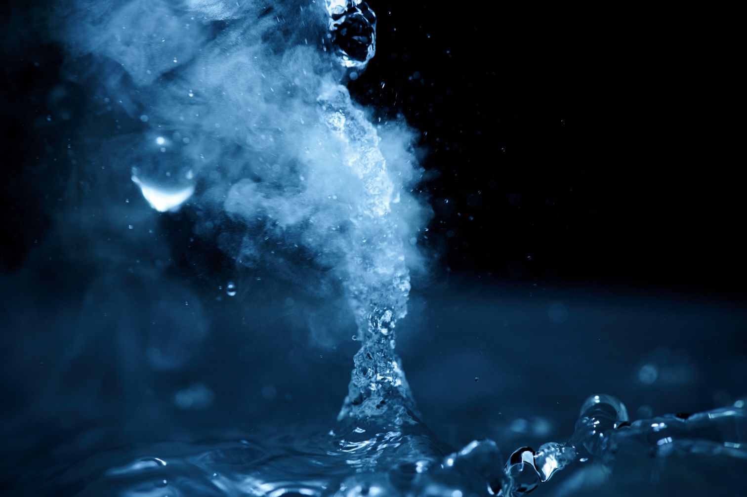 Image for the section asking where do microplastics in water come from.